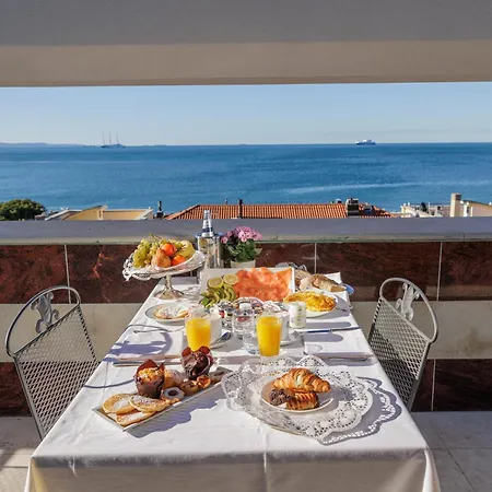 Royal 的里雅斯特